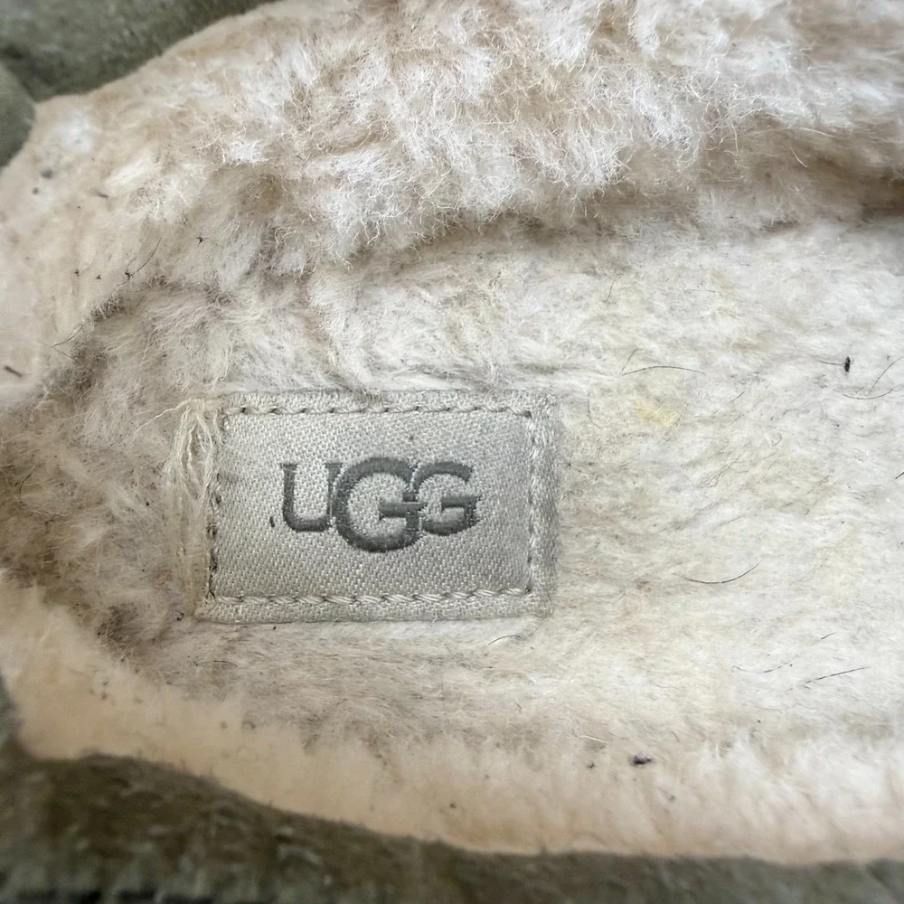 UGG Tasman Quilted Nylon Puffer Slippers Youth Size 6 Big Kids Boys Green